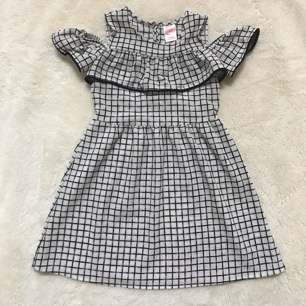 Girl’s Cold Shoulder Dress! Size Small 6-6X!